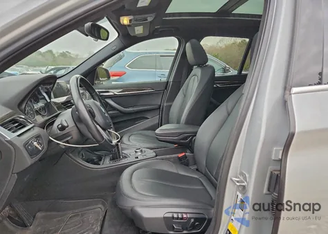 2018 BMW X1 xDrive28I z USA, uszkodzony, nr VIN WBXHT3C32J5K26257